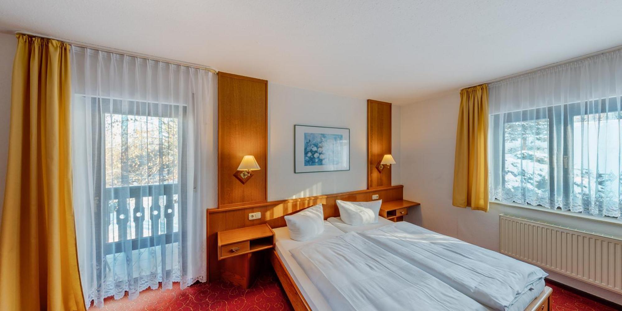 Hotel Zur Post ピルナ エクステリア 写真