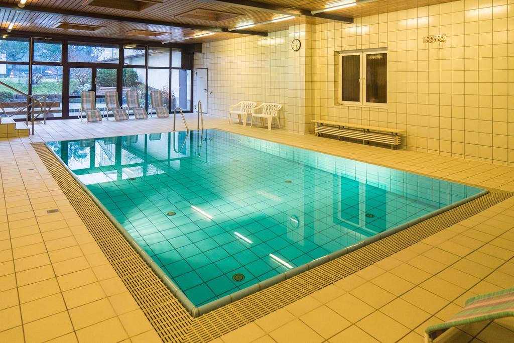 Hotel Zur Post ピルナ エクステリア 写真